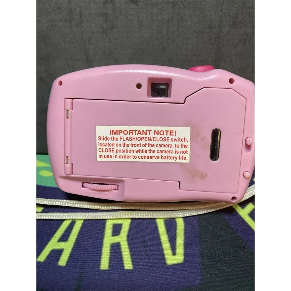 BARBIE POINT AND SHOOT FILM CAMERA WITH FLASH VERY RARE Flowers Untested B1